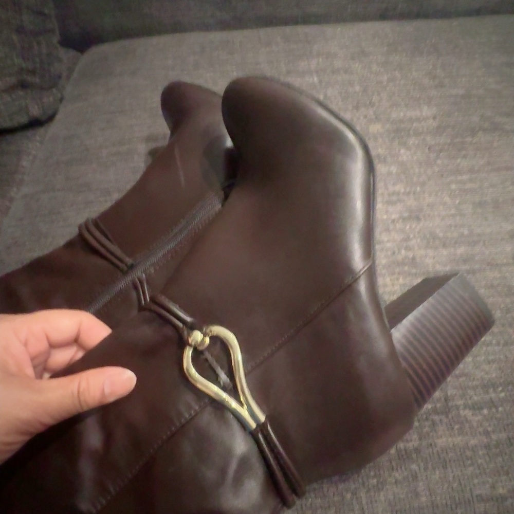 Chic Dark Brown Heeled Boots - used once